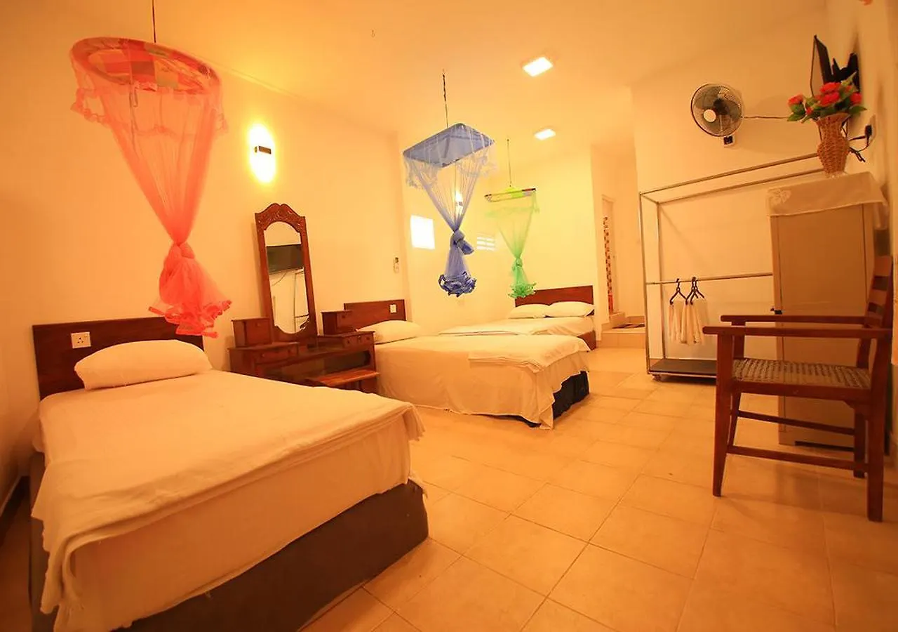 Yuthika Resort منزل للإقامة نيجومبو