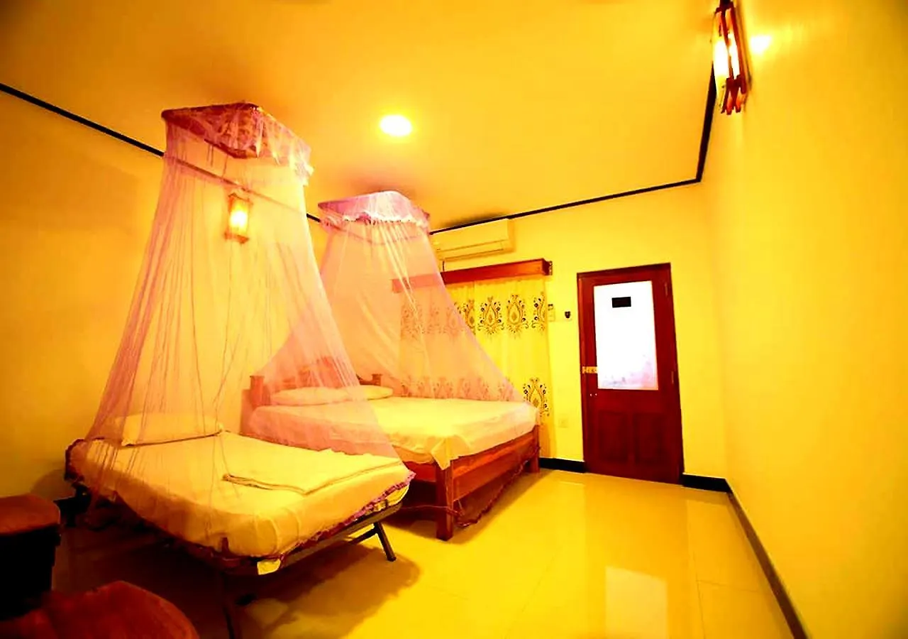 Yuthika Resort 0*, نيجومبو