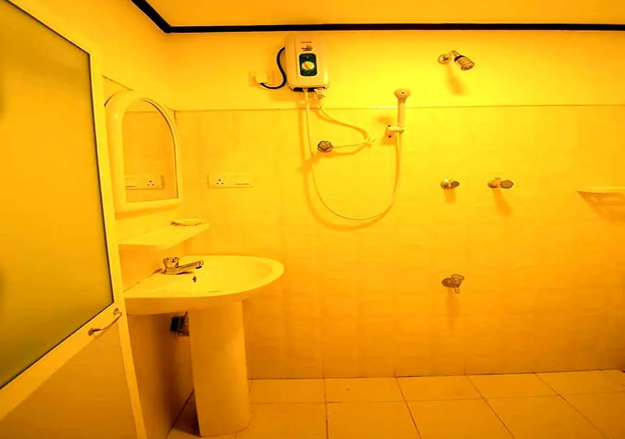 Yuthika Resort 0*, نيجومبو